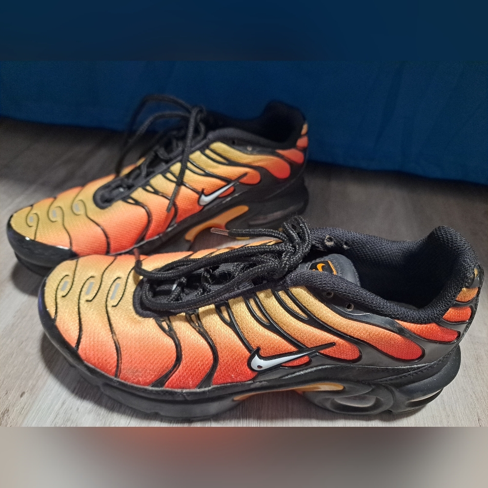 Nike Kids Flame Sneakers - Black and Orange